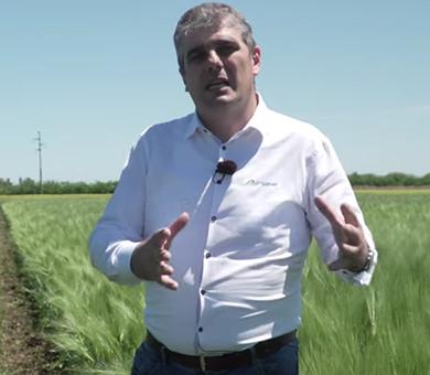 Flavius Nichifor, Director Tehnic Agricover, prezintă insecticide distribuite în exclusivitate